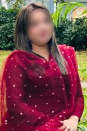 Indian busty brunette PREETI Tottenham Court Road W1 24/7 (24 hour) London escorts agency girl